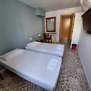  Hostal Sants Bcn